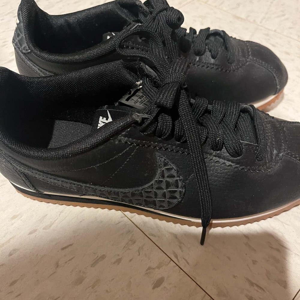 Nike Black Athletic Shoes